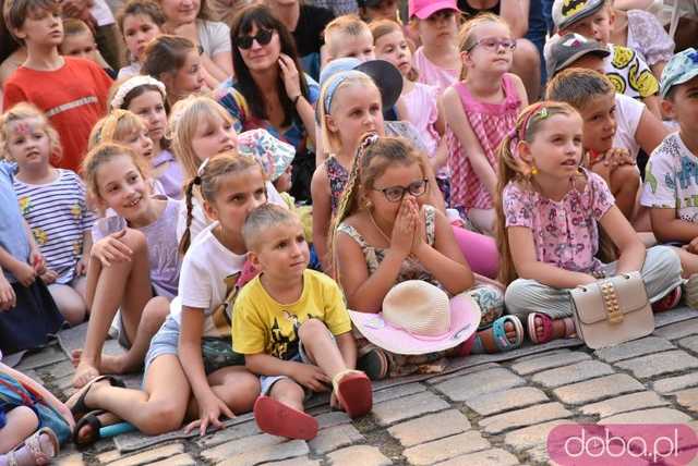 [FOTO] Uliczne przedstawienia, koncert i wernisaż wystawy na zakończenie 26. Festiwalu Teatru Otwartego