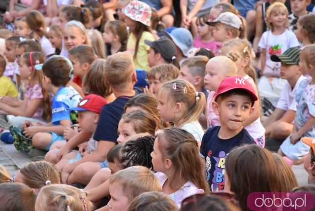 [FOTO] Uliczne przedstawienia, koncert i wernisaż wystawy na zakończenie 26. Festiwalu Teatru Otwartego