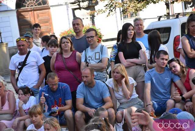 [FOTO] Uliczne przedstawienia, koncert i wernisaż wystawy na zakończenie 26. Festiwalu Teatru Otwartego