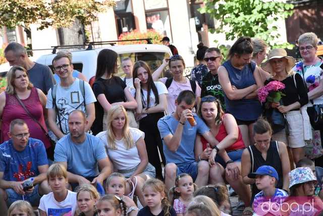 [FOTO] Uliczne przedstawienia, koncert i wernisaż wystawy na zakończenie 26. Festiwalu Teatru Otwartego