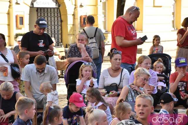 [FOTO] Uliczne przedstawienia, koncert i wernisaż wystawy na zakończenie 26. Festiwalu Teatru Otwartego