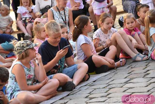 [FOTO] Uliczne przedstawienia, koncert i wernisaż wystawy na zakończenie 26. Festiwalu Teatru Otwartego