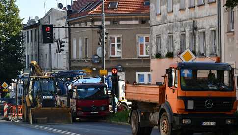 [FOTO] Uwaga na utrudnienia! Awaria sieci wodociągowej w Świebodzicach