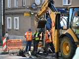 [FOTO] Kilka miesięcy po przebudowie drogowcy zdarli asfalt. Urząd Miasta odpowiada