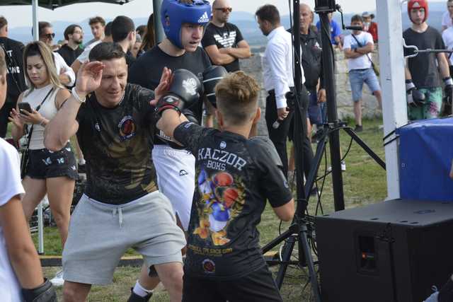 [FOTO] Granitowe Pięści w szczytnym celu