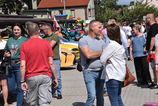 [WIDEO/FOTO] Zabytkowe modele, tuningowe cuda i legendarne klasyki. Miłośnicy motoryzacji spotkali się po raz dziewiąty