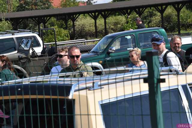 [WIDEO/FOTO] Zabytkowe modele, tuningowe cuda i legendarne klasyki. Miłośnicy motoryzacji spotkali się po raz dziewiąty