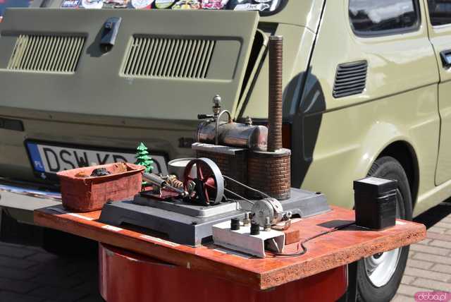 [WIDEO/FOTO] Zabytkowe modele, tuningowe cuda i legendarne klasyki. Miłośnicy motoryzacji spotkali się po raz dziewiąty