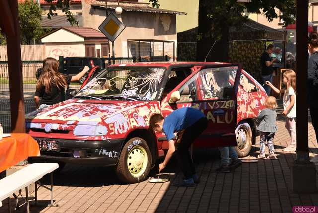 [WIDEO/FOTO] Zabytkowe modele, tuningowe cuda i legendarne klasyki. Miłośnicy motoryzacji spotkali się po raz dziewiąty