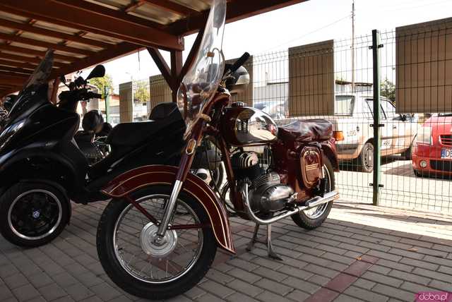 [WIDEO/FOTO] Zabytkowe modele, tuningowe cuda i legendarne klasyki. Miłośnicy motoryzacji spotkali się po raz dziewiąty