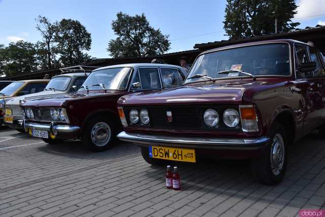 [WIDEO/FOTO] Zabytkowe modele, tuningowe cuda i legendarne klasyki. Miłośnicy motoryzacji spotkali się po raz dziewiąty