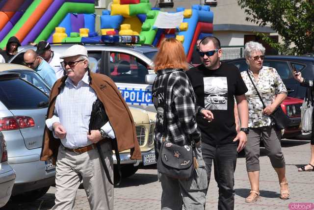[WIDEO/FOTO] Zabytkowe modele, tuningowe cuda i legendarne klasyki. Miłośnicy motoryzacji spotkali się po raz dziewiąty