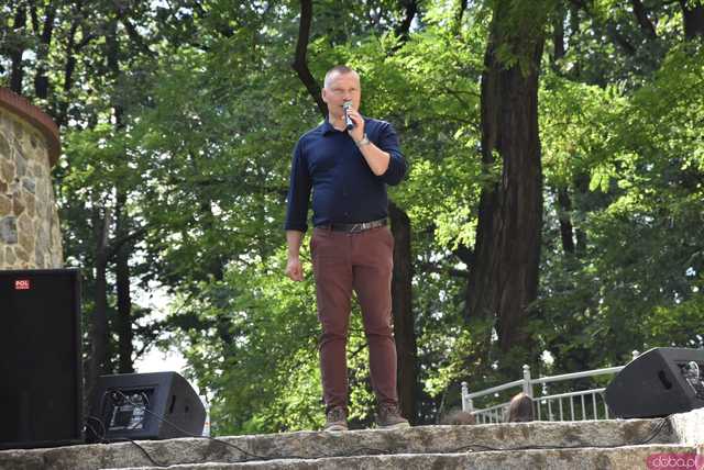[WIDEO/FOTO] Znane covery w wykonaniu wokalistów z Katharsis wybrzmiały w Parku Młodzieżowym
