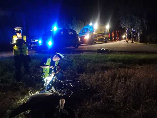 Myślał, że odpuszczą. 16-latek uciekał motocrossem przed policjantami, a następnie wypadł z drogi