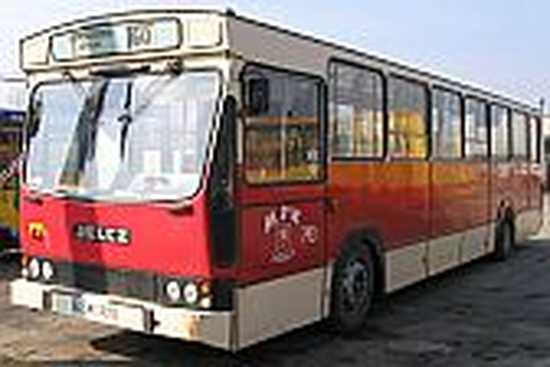 Autobusy komunikacji miejskiej jeżdżą ulicami miasta od 67 lat. Jaka wyglądała historia transportu miejskiego?