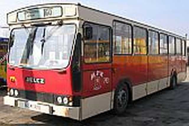 Autobusy komunikacji miejskiej jeżdżą ulicami miasta od 67 lat. Jaka wyglądała historia transportu miejskiego?