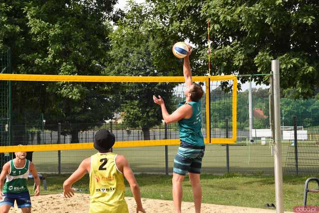 [FOTO] Rywalizowali na piasku w 3. Otwartym Turnieju Siatkówki Plażowej mężczyzn