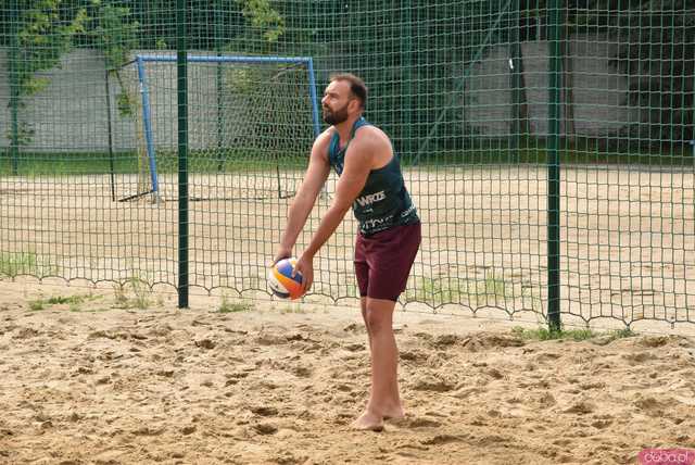 [FOTO] Rywalizowali na piasku w 3. Otwartym Turnieju Siatkówki Plażowej mężczyzn