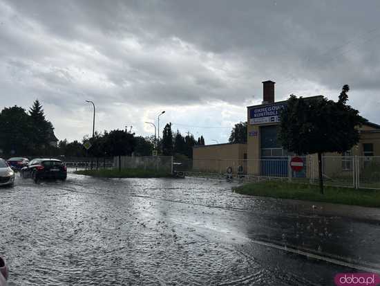 [FOTO/WIDEO] Zalane ulice po intensywnych opadach deszczu
