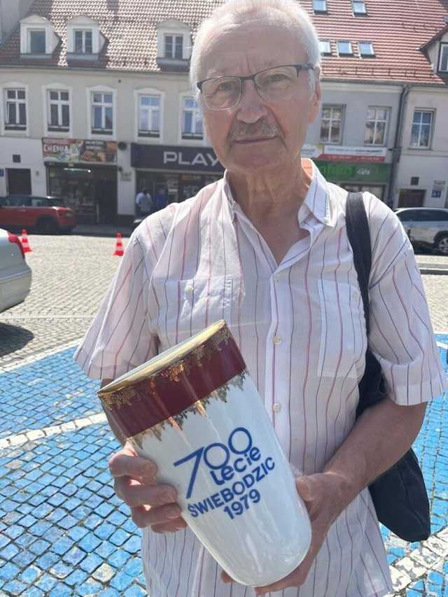 [FOTO] Giełda Staroci i Różności w Świebodzicach
