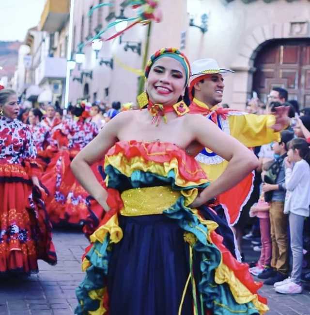 Z Kenii, Kolumbii, Francji, Serbii i Węgier. Poznajcie zespoły, które wystąpią na 32. Międzynarodowym Festiwalu Folkloru!