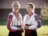 Z Kenii, Kolumbii, Francji, Serbii i Węgier. Poznajcie zespoły, które wystąpią na 32. Międzynarodowym Festiwalu Folkloru!
