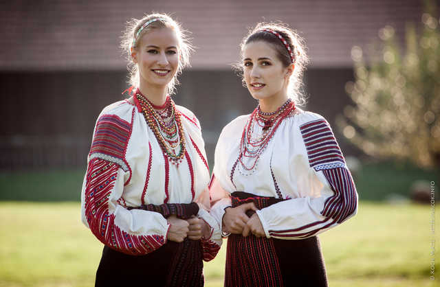 Z Kenii, Kolumbii, Francji, Serbii i Węgier. Poznajcie zespoły, które wystąpią na 32. Międzynarodowym Festiwalu Folkloru!