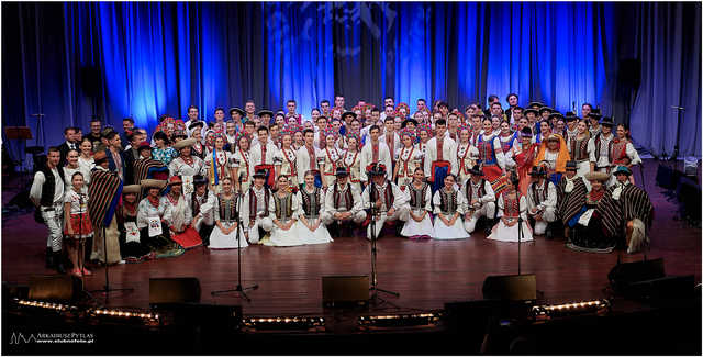 Z Kenii, Kolumbii, Francji, Serbii i Węgier. Poznajcie zespoły, które wystąpią na 32. Międzynarodowym Festiwalu Folkloru!