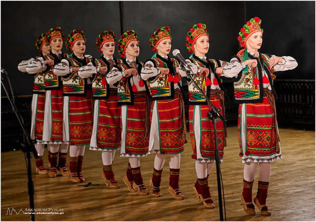 Z Kenii, Kolumbii, Francji, Serbii i Węgier. Poznajcie zespoły, które wystąpią na 32. Międzynarodowym Festiwalu Folkloru!