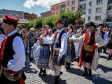 Z Kenii, Kolumbii, Francji, Serbii i Węgier. Poznajcie zespoły, które wystąpią na 32. Międzynarodowym Festiwalu Folkloru!