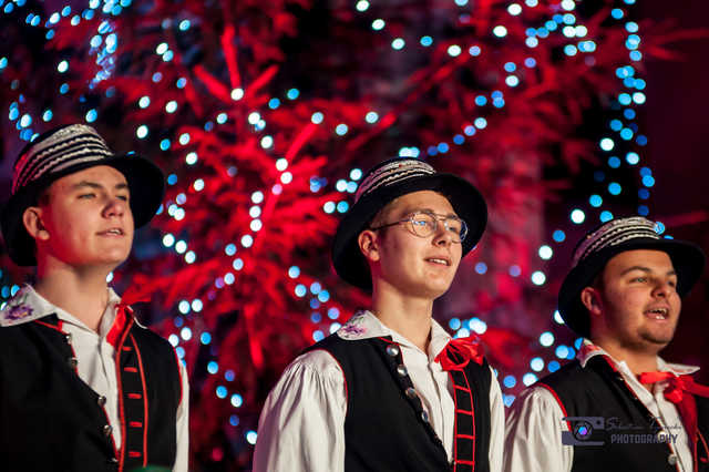Z Kenii, Kolumbii, Francji, Serbii i Węgier. Poznajcie zespoły, które wystąpią na 32. Międzynarodowym Festiwalu Folkloru!