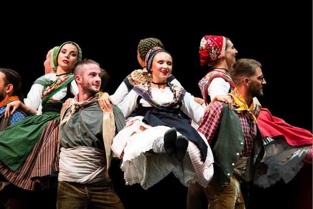 Z Kenii, Kolumbii, Francji, Serbii i Węgier. Poznajcie zespoły, które wystąpią na 32. Międzynarodowym Festiwalu Folkloru!