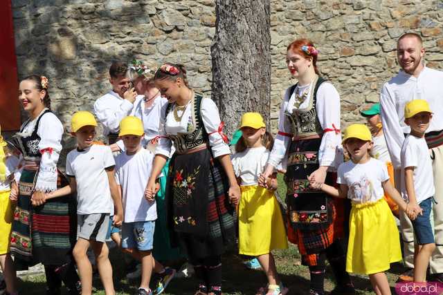 Energia, Taniec i Folklor: Festiwal Folkloru Zaczyna się z Impetem