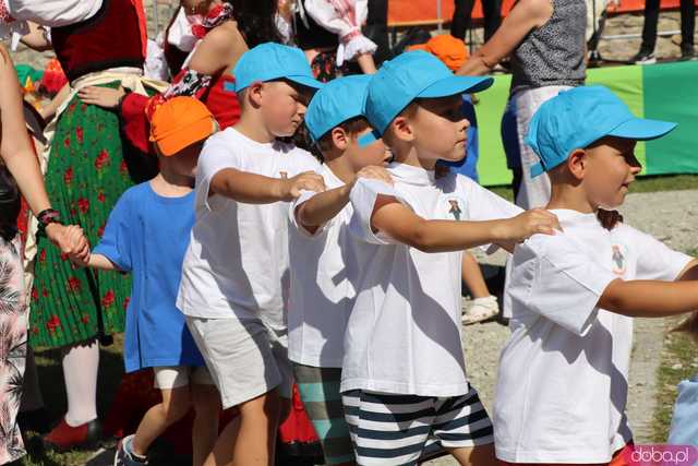 Energia, Taniec i Folklor: Festiwal Folkloru Zaczyna się z Impetem
