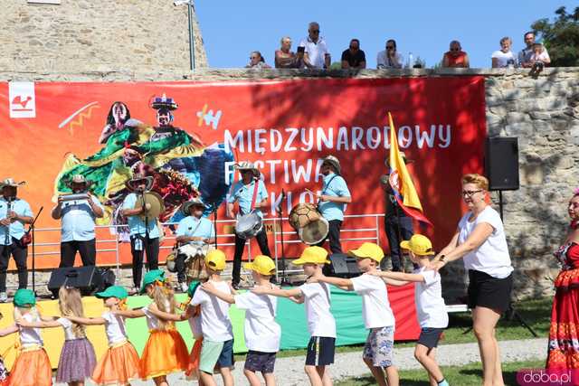 Energia, Taniec i Folklor: Festiwal Folkloru Zaczyna się z Impetem