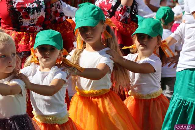 Energia, Taniec i Folklor: Festiwal Folkloru Zaczyna się z Impetem