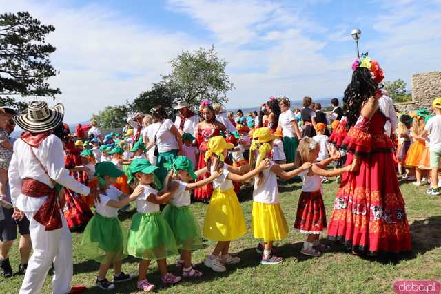 Energia, Taniec i Folklor: Festiwal Folkloru Zaczyna się z Impetem