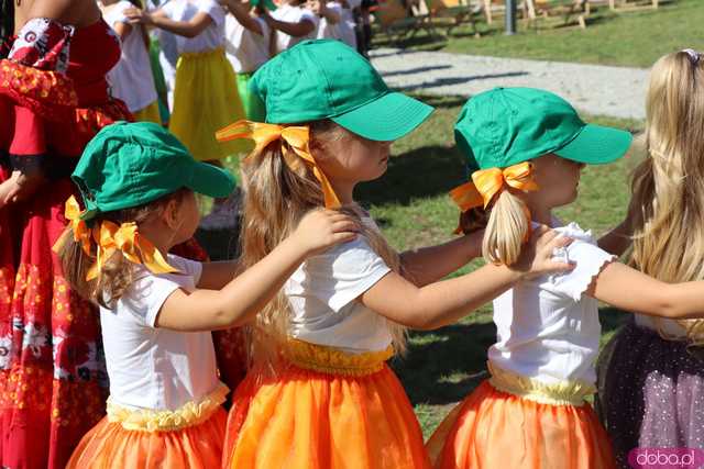 Energia, Taniec i Folklor: Festiwal Folkloru Zaczyna się z Impetem