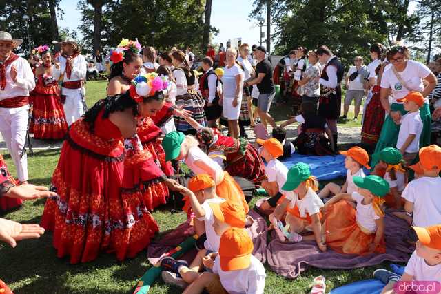 Energia, Taniec i Folklor: Festiwal Folkloru Zaczyna się z Impetem