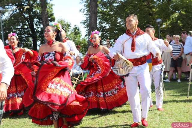 Energia, Taniec i Folklor: Festiwal Folkloru Zaczyna się z Impetem