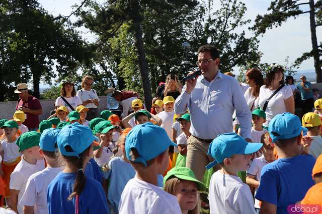 Energia, Taniec i Folklor: Festiwal Folkloru Zaczyna się z Impetem