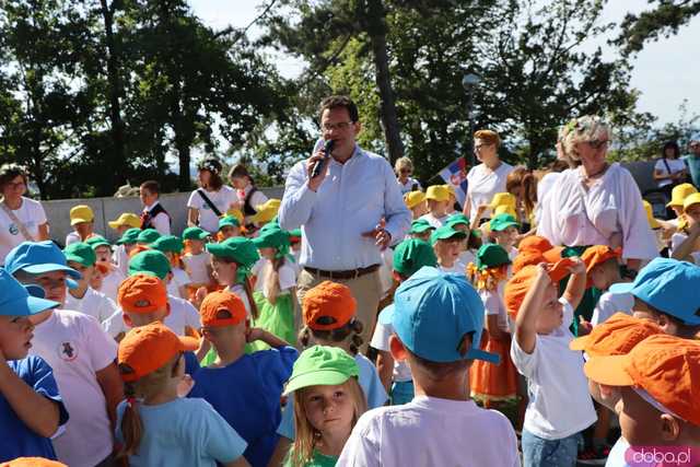 Energia, Taniec i Folklor: Festiwal Folkloru Zaczyna się z Impetem