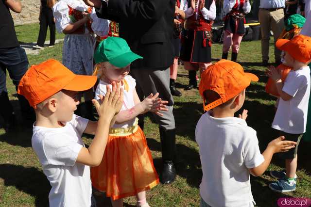 Energia, Taniec i Folklor: Festiwal Folkloru Zaczyna się z Impetem