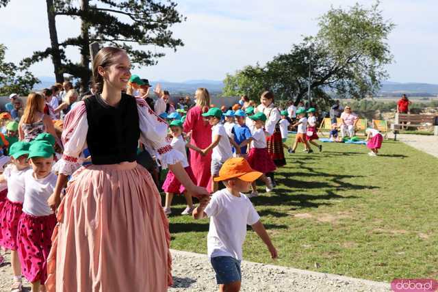 Energia, Taniec i Folklor: Festiwal Folkloru Zaczyna się z Impetem