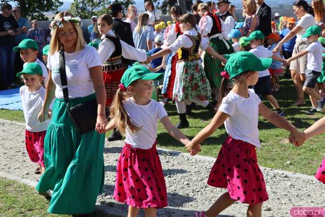Energia, Taniec i Folklor: Festiwal Folkloru Zaczyna się z Impetem