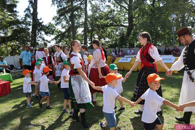 Energia, Taniec i Folklor: Festiwal Folkloru Zaczyna się z Impetem