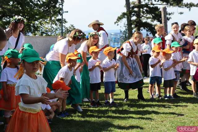 Energia, Taniec i Folklor: Festiwal Folkloru Zaczyna się z Impetem