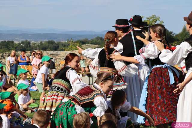 Energia, Taniec i Folklor: Festiwal Folkloru Zaczyna się z Impetem