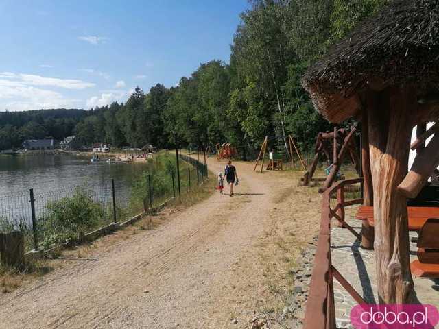 [FOTO] Nowe kąpielisko z piękną plażą, placem zabaw i noclegami