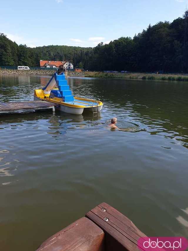 [FOTO] Nowe kąpielisko z piękną plażą, placem zabaw i noclegami